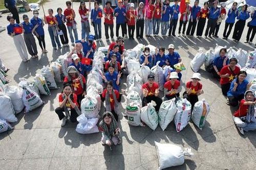 Cô gái 17 tuổi và giấc mơ 'phủ xanh Hà Nội'