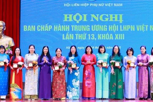 Những hình ảnh đẹp tại Hội nghị lần thứ 13 Ban Chấp hành TƯ Hội LHPN Việt Nam khóa XIII