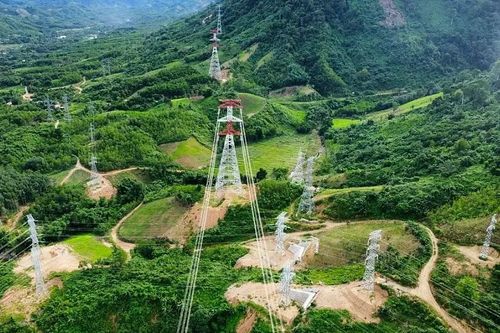 Thêm đường dây 500kV giải tỏa công suất năng lượng tái tạo và nhập khẩu điện từ Lào