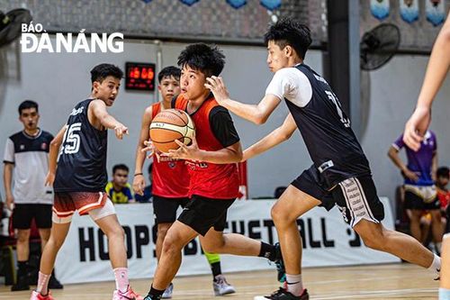 Tạo sân chơi thể thao dịp hè
