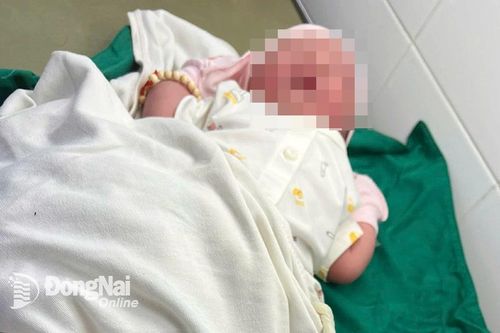 Cẩm Mỹ: Một sản phụ sinh con tại nhà, ngâm bánh nhau trong muối hột suốt nhiều giờ