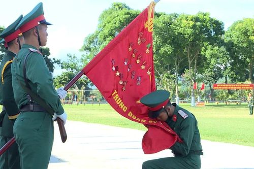Trung đoàn Bộ binh 1 tổ chức tuyên thệ chiến sĩ mới