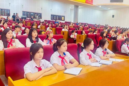 Hội nghị tiếp xúc, đối thoại giữa Đại biểu Quốc hội, Đại biểu HĐND tỉnh với trẻ em năm 2025