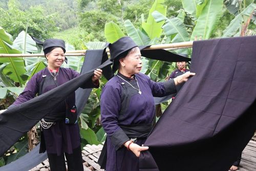 Ocop của sắc chàm