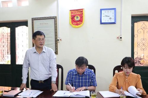 Đoàn công tác của Đảng ủy các cơ quan Đảng tỉnh làm việc với Chi bộ Hội Văn học nghệ thuật và Nhà báo