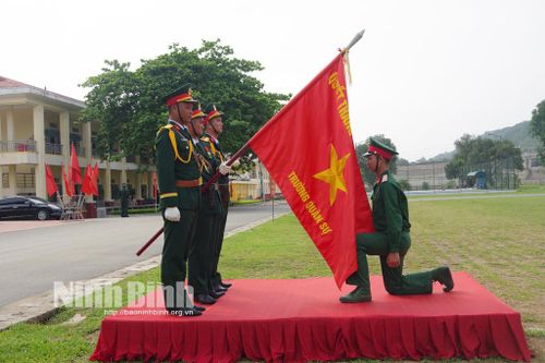 Trường Quân sự Quân đoàn 12 tổ chức Lễ tuyên thệ chiến sĩ mới năm 2025