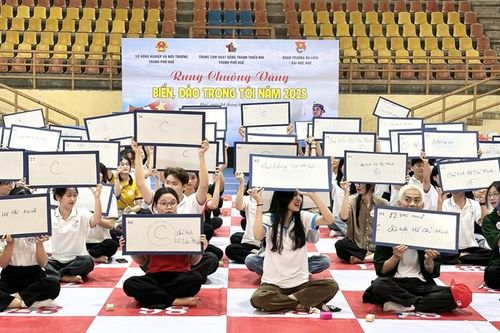 Vun đắp tình yêu biển, đảo cho thế hệ trẻ