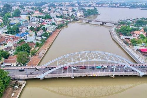 Cận cảnh kè sông uốn lượn bao bọc thành phố Biên Hòa hơn 300 năm tuổi