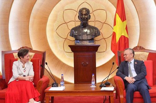 Phó Chủ nhiệm Ủy ban Quốc phòng, An ninh và Đối ngoại Nguyễn Mạnh Tiến tiếp Đại sứ Ba Lan