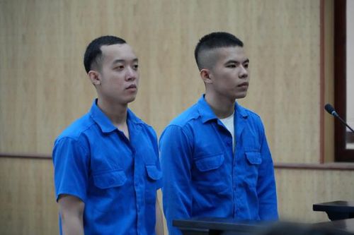 Chém người, hai thanh niên lãnh 32 năm tù