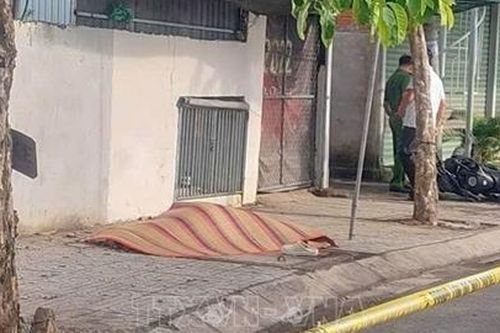 Chạy xe tốc độ cao lao vào nhà dân, 2 sinh viên nước ngoài thương vong