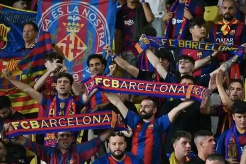 Barcelona đối mặt với án phạt từ UEFA