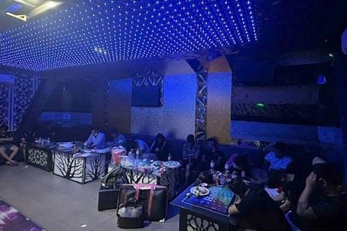 Cảnh sát ập vào quán karaoke HC ở Đồng Tháp, bí mật trần trụi được lật mở ở 2 phòng VIP