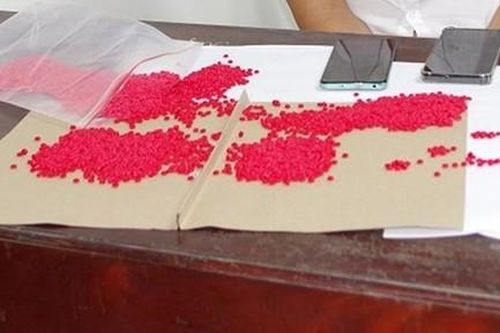 Bắt giữ con nghiện vận chuyển 6.000 viên ma túy đi tiêu thụ