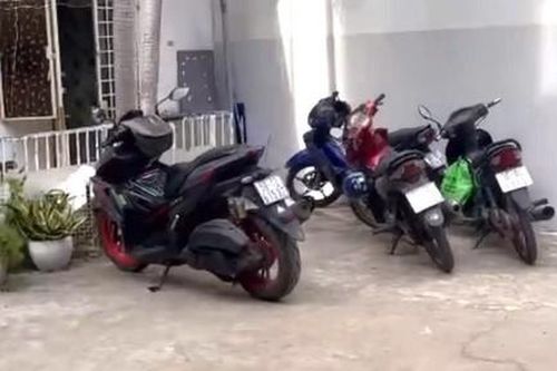Khổ sở vì sắp mất lối đi chung