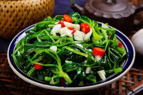 4 món ăn tuyệt đối không nên hâm lại