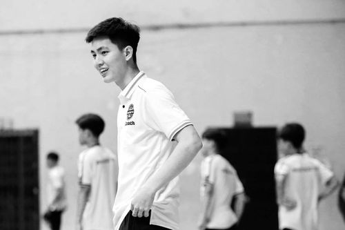 Cựu cầu thủ futsal từng giành HCB giải Đông Nam Á qua đời trên sân bóng