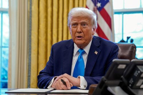 Ông Biden bị tố dùng bút ký tự động, Tổng thống Trump gọi là 'bê bối lịch sử'