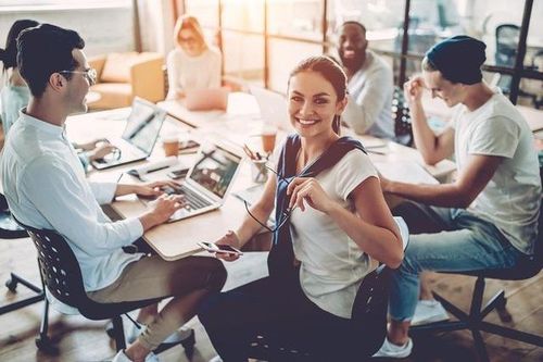 7 quy tắc vàng của người EQ cao giúp họ thăng quan tiến chức mà vẫn được lòng đồng nghiệp