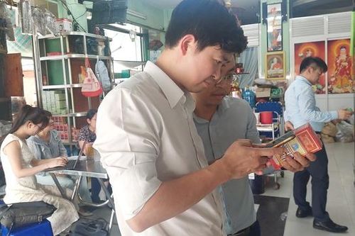Bộ Y tế cảnh báo 3 loại dầu xoa bóp giả ghi nhãn 'Chánh Đại sản xuất'