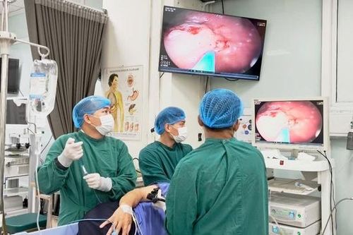 Cắt trọn tổn thương từ lớp niêm mạc chữa sớm ung thư dạ dày