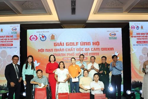 Tiếp nhận hơn 1,5 tỷ đồng ủng hộ nạn nhân dioxin, da cam Việt Nam