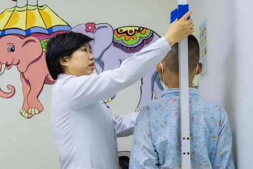 PGS Nguyễn Trọng Hưng: 'Chiều cao của trẻ không phải chuyện hên xui'