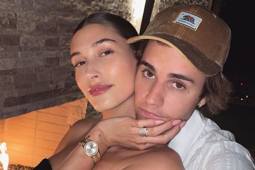 Justin Bieber ghen tị với vợ