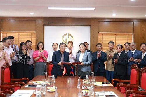 NXBGDVN ký kết thỏa thuận giai đoạn 2025–2027 với NXBGD-TT Lào