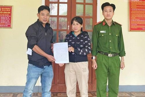Hoàn trả gần 1 tỉ đồng cho người chuyển nhầm vào tài khoản