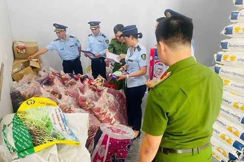 Kinh hoàng phát hiện xe tải chở 1,3 tấn nội tạng đã bốc mùi hôi thối
