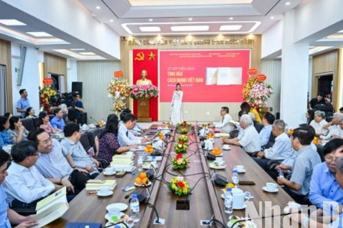 Ra mắt cuốn sách 'Tinh hoa cách mạng Việt Nam' của nhà báo lão thành Hà Đăng