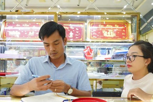 Xử phạt 03 cơ sở kinh doanh vàng không đủ hàm lượng