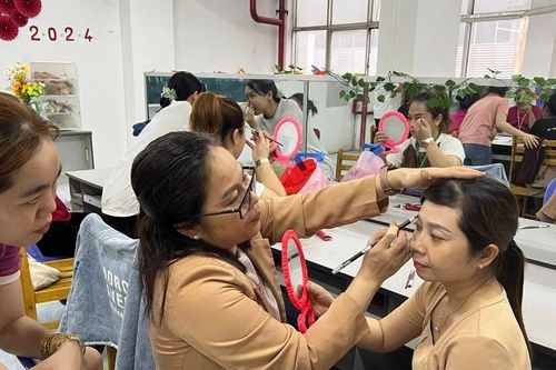 Trường nghề dạy nghề 'thời thượng'