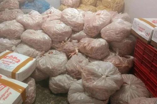 Phát hiện gần 1 tấn chân gà, thịt trâu không rõ nguồn gốc tại Hà Nội