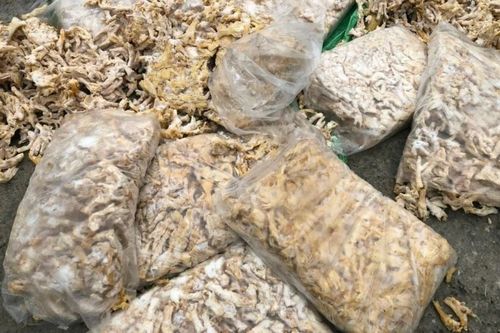 Bắt giữ hơn 1 tấn chân gà, trứng gà non không nguồn gốc ở Quảng Ninh