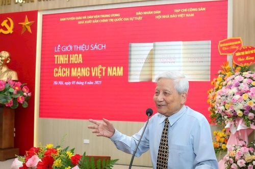 Ra mắt cuốn sách 'Tinh hoa cách mạng Việt Nam' của nhà báo lão thành Hà Đăng