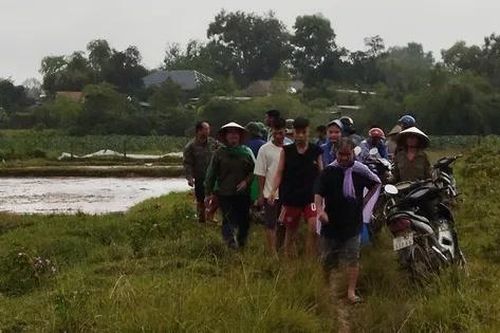 Đang gieo mạ, người đàn ông bị sét đánh tử vong