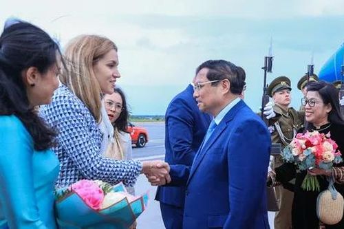Thủ tướng Phạm Minh Chính bắt đầu thăm chính thức Estonia
