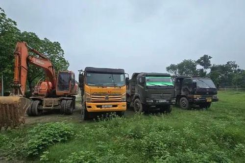 Luật sư nói về vụ hủy hoại tài sản, khai thác đất trái phép trong đêm ở Hà Nội