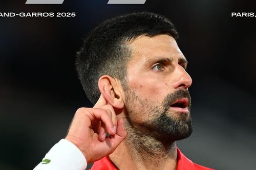 Djokovic 'thổi bay' Zverev, lần thứ 51 vào bán kết Grand Slam