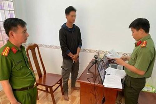 Khởi tố đối tượng 'Tàng trữ, sử dụng trái phép vũ khí quân dụng'