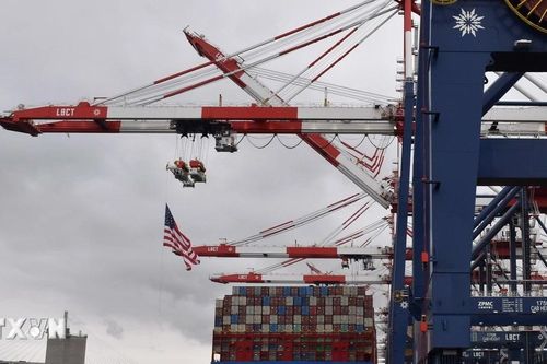 IMF: Chiến tranh thương mại gây cú sốc lớn hơn đại dịch COVID-19