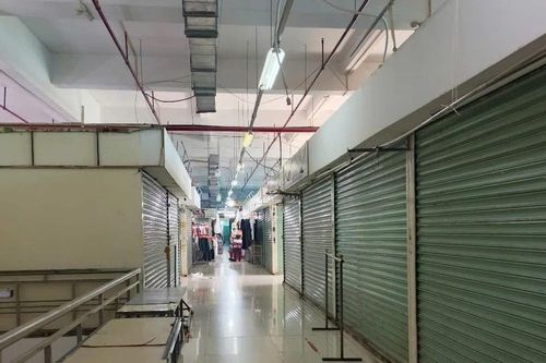 Hàng loạt gian hàng ở chợ Buôn Ma Thuột đóng cửa bất thường