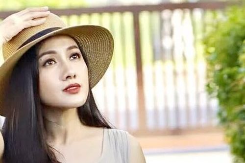 BTV Hoài Anh khoe nhan sắc ở tuổi 45