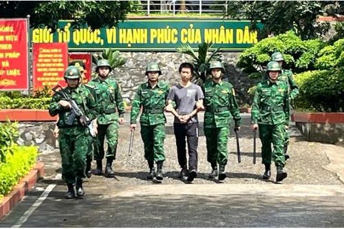 Khởi tố vụ án đối tượng nước ngoài mang ngoại tệ giả vào Việt Nam đổi tiền để tiêu thụ