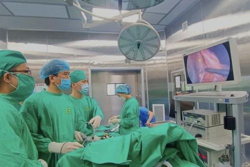 Chủ quan với sỏi túi mật, bệnh nhân 77 tuổi nhập viện cấp cứu vì tắc ruột