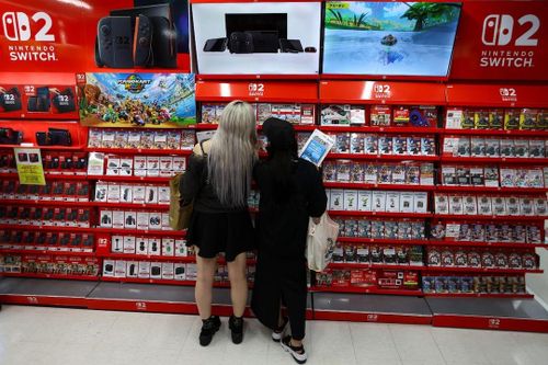 Tin nóng công nghệ 5/6: Nintendo Switch 2 ra mắt cháy hàng, iOS 26 hé lộ tính năng mới của AirPods