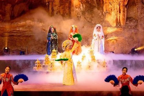 Biểu diễn thực cảnh trong hang động, tôn vinh vẻ đẹp thiên nhiên và các giá trị văn hóa Việt