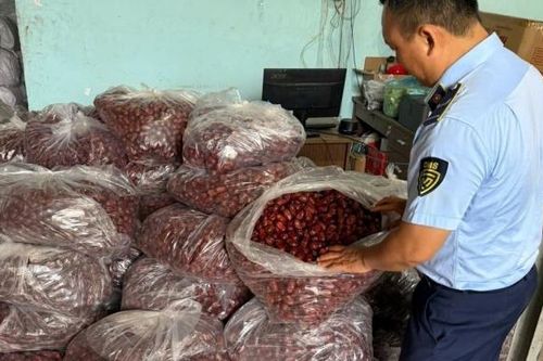 TP. Hồ Chí Minh thu giữ hơn 8.000 sản phẩm thực phẩm không rõ nguồn gốc